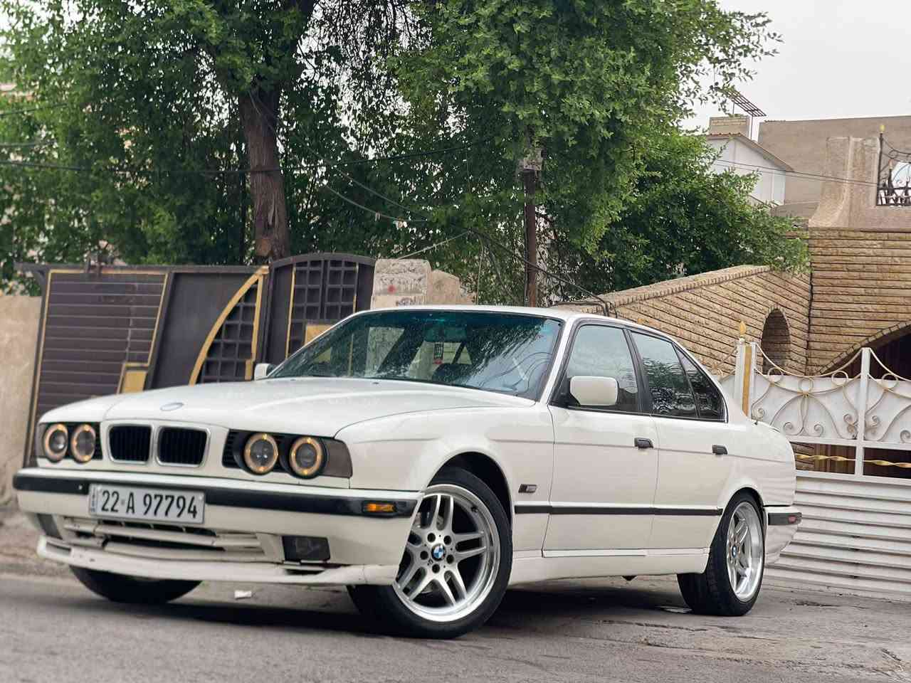 سلام عليكم من رخصه مدير لكروب
BMW540اصل بليته وسنويه 
سياره فلول مواصفات سلايت طكتين غرفه جلد دعاميات mاصل تخم ويل وتاير صلنصه M5 قفل اكسل كير ومكينه مكفولات //جددت لوحات وسنويه قبل 20يوم وبسمي تحويل مباشر  سياره جاهزه  للاستفسار اتصل ***********
