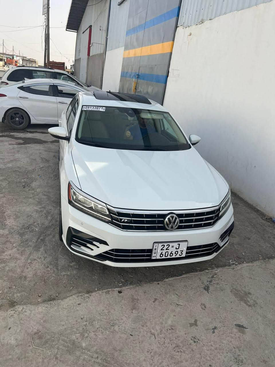 🚗 فولكس واجن باسات TSI-R-Line موديل 2019 (فول فول - نظيفة جداً ——- استيراد خاص 

📌 المواصفات والتفاصيل:

سيارة ماشي 97 ألف كم.

المحرك: 2000  توربو (قوة وأداء عالي).

الكفالة: كفالة عامة وشرط خالية تماماً من الصبغ الشخط تعديل البارد  ورصعات المكينة.

الرقم: أربيل (جاهزة - شرط تحويل -تاير- ودهن جديد ششرط ألف دينار ما تصرف عليها)

✨ الإضافات المميزة:

رياضي متكامل + لايت زنون أمامي + مواصفات TSI-R-Line معروف

حساسات أمامية وخلفية + تشغيل عن بعد

+كشنات تدفئنة

نظام صوتي راقي + بصمات شركة عدد 2.

رادارات نظام فتل وتحديد مسار.

داخلية أنيقة بلون ملكي مميز مع لمسات كاربون فايبر أصلية.

السيارة على وضع الشركة بالكامل

💰 السعر: (210$ بي مجال ) 

📍 مكان السيارة: كركوك
دفتر بنزين - موجود بي

📞 للاتصال والاستفسار: *********** (يرحم والديك، إذا ما عجبك الإعلان أو السعر، صلي على النبي واترك كلمة طيبة، والخير لمن تصير من نصيبه)
