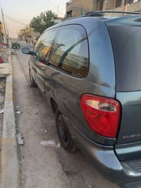 مرخصت صاحب لكروب دوج كلايزر 2007 بدي طويل سياره صبغ بلادي ضربتهه بصفحت...