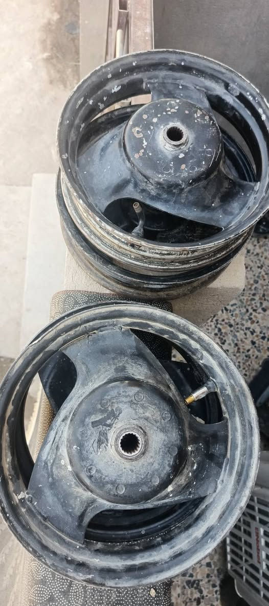 سلام عليكم كلجات ماكس عدله بلاديات اماي خلفي و4وياله وعقل ويده بريك خلفي وكابريتر كلهن شغالات وكلج سكنس فحل امامي السعر خاص مكاني زعفرانيه رقمي ***********
