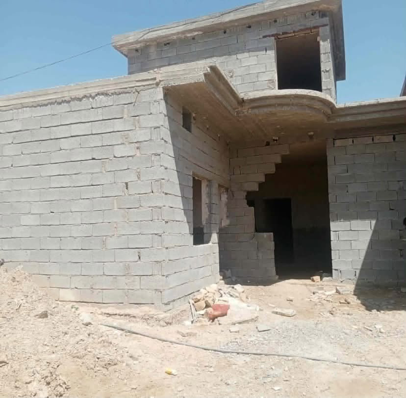 السلام عليكم يوجد بيت هيكل تجاوز بحي الفاروق الاستفسار عل رقم
‭***********‬
