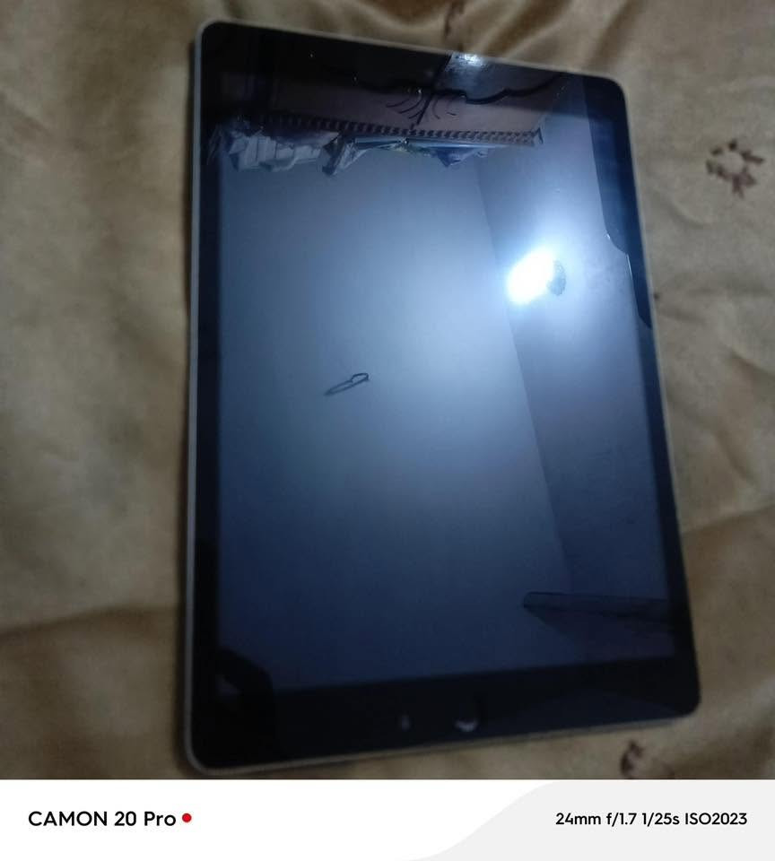 📱 للبيع iPad 9 - 64GB
✅ السعة: 64GB
✅ الجهاز نظيف جدًا
✅ جميع الوظائف شغالة 100%
✅ الشاشة مبدلة فقط، وما بيه أي مشاكل

💰 السعر: 275 ألف دينار
بيه مجال للشراي.

📍الموقع: بغداد

للتواصل واتساب فقط: ***********
