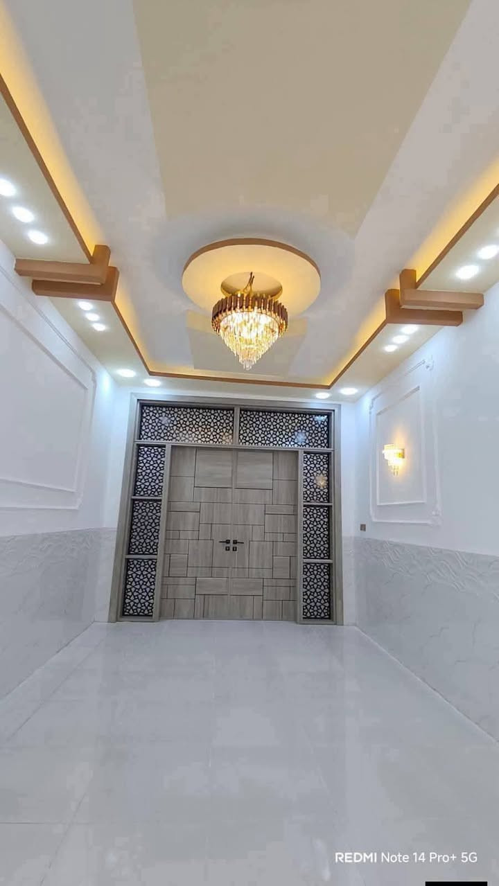 @سلام عليكم خلفه سيراميك شغل درجة اولى تسليم هندسي عمل جداري+ارضي متفرغ حالياً العمل داخل النجف فقط *********** واتساب

نص مكتوب في الصور:
- REDMI NOTE 14 PRO+ 5G