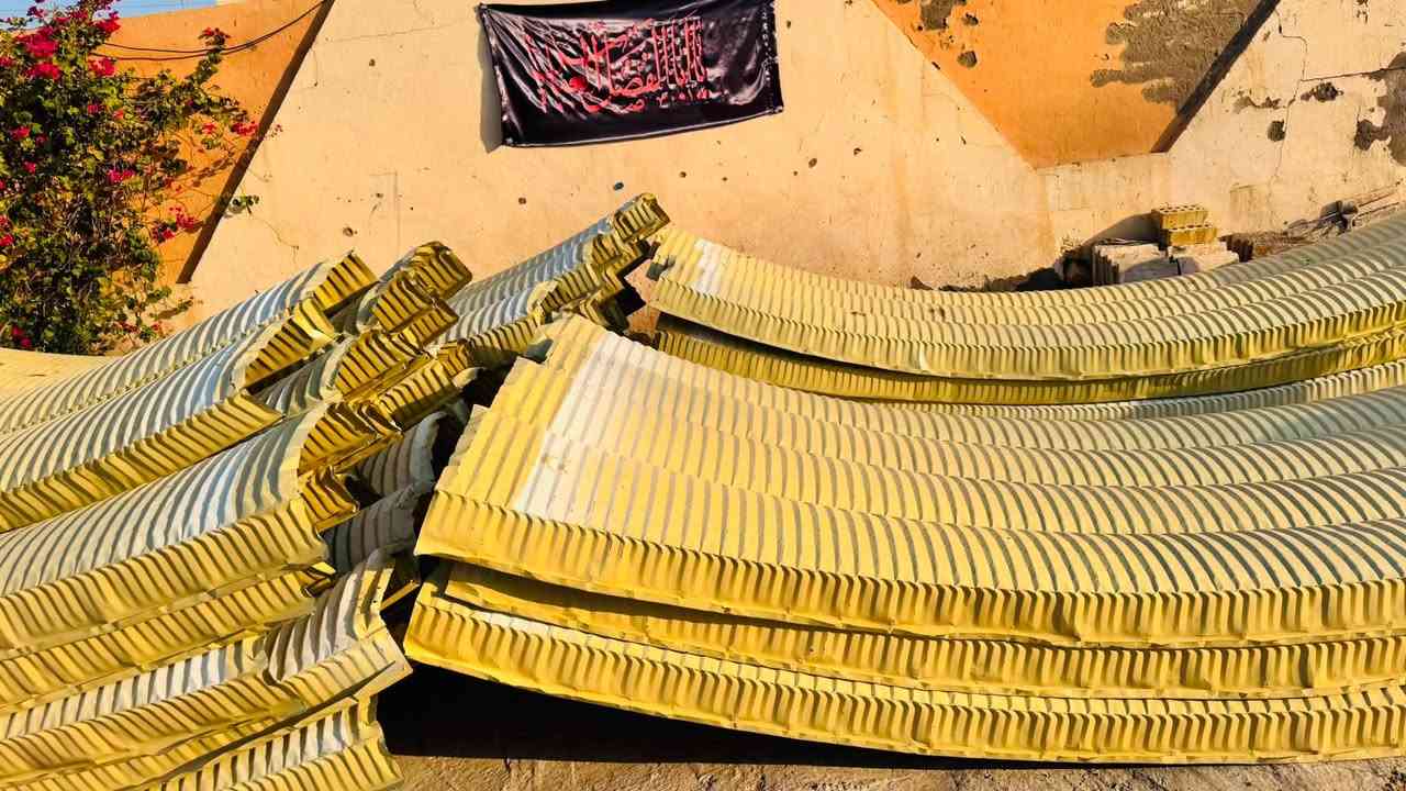 كيسبان الطول ٢٠ متر والعرض ٤ ونص متر الله شاهد جديد منصوب ٨ ايام ونفتح فقط يعني كله جديد ونظيف كامل هو والسواقي مالته والدنك مالتهن كله كامل لون بيجي ما بي كل مشكله لا شخط ولا كسر ولا معوج السعر مالته مليون و ٦٥٠ الف اقل من نص سعرهن بس لان متوازي عليهن مكانهم طويريج - حي العسكري للاستفسار.  ***********
