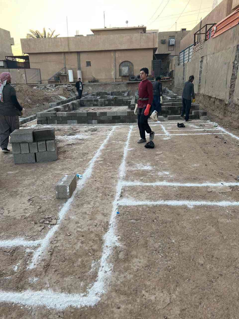 بل قسط . اشراف هندسه 👷🏻‍♂️
بناء -  المنازل السكنيه - العمارات - التجاريه من. صفر  -- الى تسليم المفتاح 🔑  و بأحدث  التصاميم الهندسية وديكورات الحديثة كما يوجد لدينا بناء  وتشطيب الداخل با النقد والتقسيط المريح با مقدمه  تبدأ 30/بالميه فقط,, شهريا 500الف دينار فقط للاستفسار يرجى مراسلتنا على الصفحة او لاتصال على الرقم ***********

نص مكتوب في الصور:
- ٩:٤٠ م ٧٠%