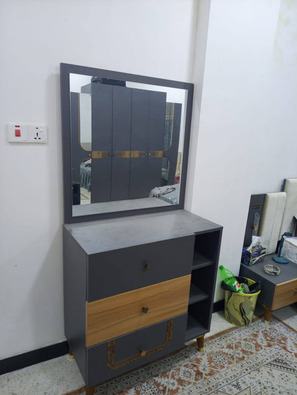 غرفه تركيه 5قطع مستعمله شهر واحد للبيع
السعر 450الف
اتصال‏‪***********‬‏
