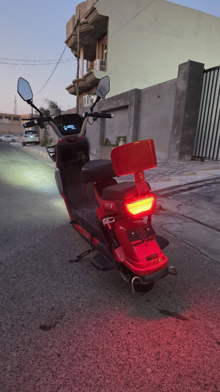 السلام عليكم
دراجة شحن للبيع ⚡️⚡️
ماطور 1800W💪💪✈️
5 باتري 🔥
موديل 2025⭐️
 تشغيل عن بعد 
اسويجين 
اضائة سكن و عالي 
ماشي قليل 
السعر 280 الف 
رقم التلفون 
***********

