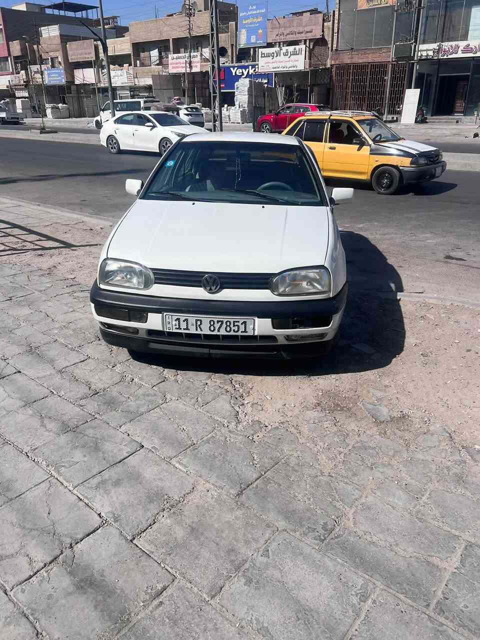 كولف موديل 93   لاستفسار  ***********
السعر 40 و بيه مجال معمره كامله بي نقوصات بسيطه 
غرفته نضيفه تبريد شغال  بيه ضربه ب جملغ لايسر 
سياره حلوه و مرتبه ما توكفك   هدزته بشهر 7  سويته ما صار اله هواي
