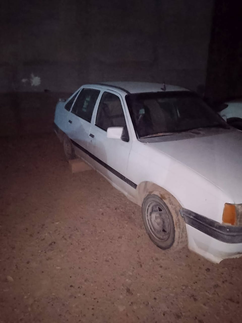 اوبل گاديت موديل ٩٠ رقم صلاح الدين شرط تحويل بأسمنا محرك وگير شرط وصدر نص عمر وگشر كدام العين الاتصال على الرقم *********** السعر ١٥ ورقة وبيها مجال
