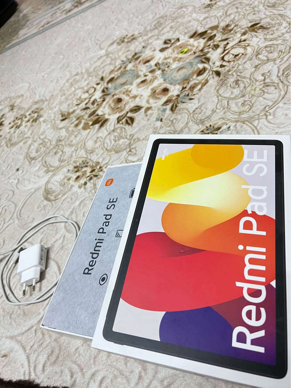 ايباد Redmi Pad SE 11
كلش كلش نظيف مابيها اي عيب 
بطارية فول
256كيكا 
8 رام 
للدراسة و العاب كلشي يدعم كلشي 
وياها شاحينه 
وكفر هم 
السعر 225 
و بيها مجال للشراء 
رقم موبايل *********** كركوك, العراق
