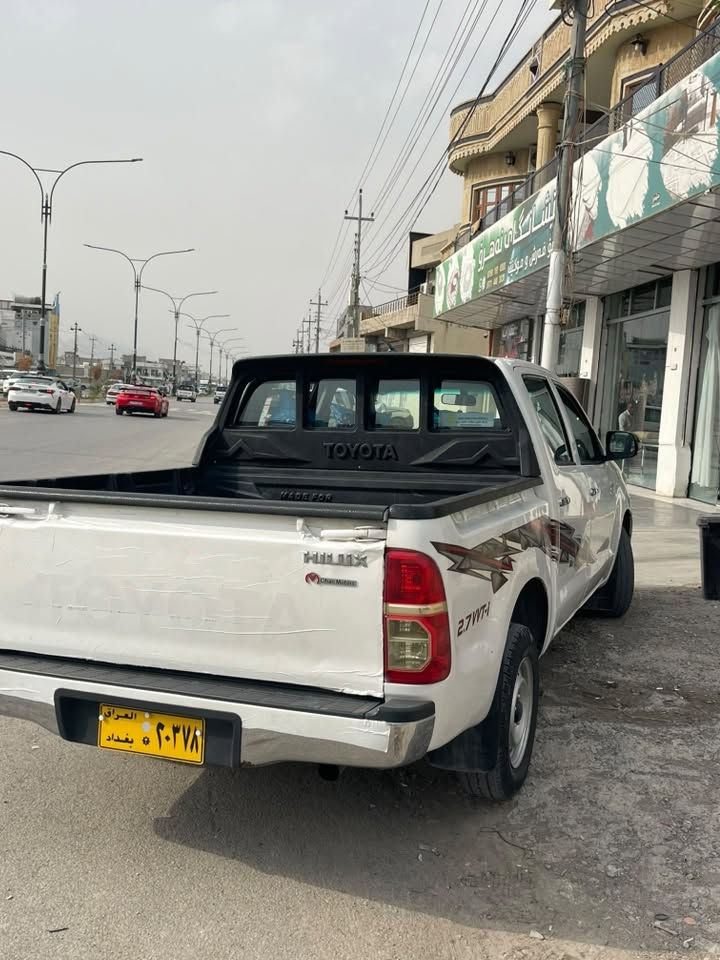 هايلكس ٢٠١٣ • نظيفه • ٣ قطع صدأ