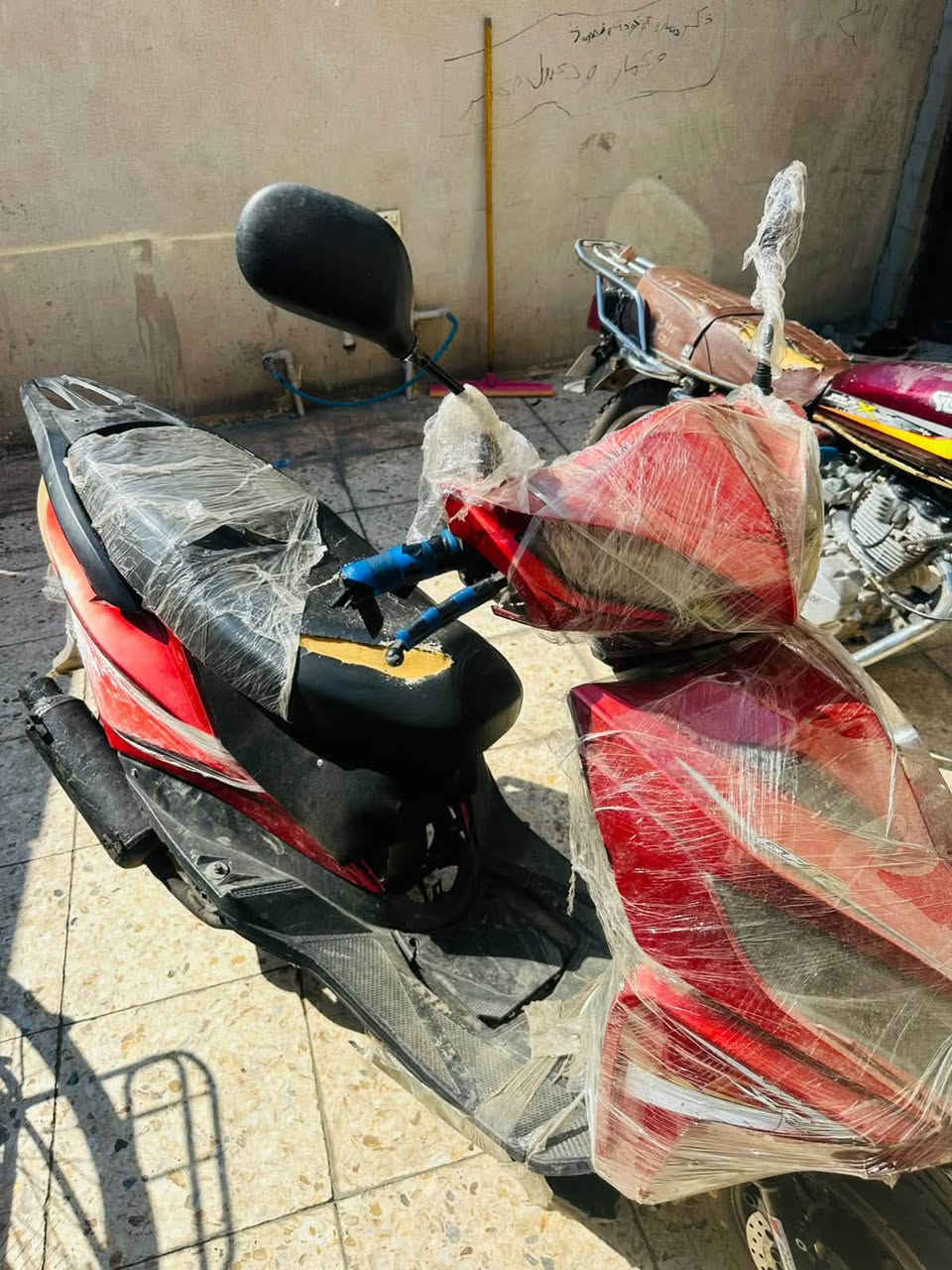 موطور • قابل تفاوض • مستعجل