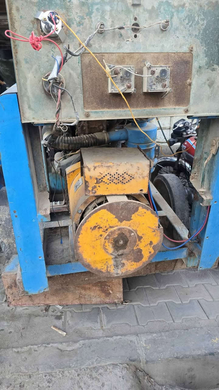 مولد 30 kv راس توليد جديد و شغال و كهربائيات جديد 
للتواصل 
*********** عمارة, ميسان

