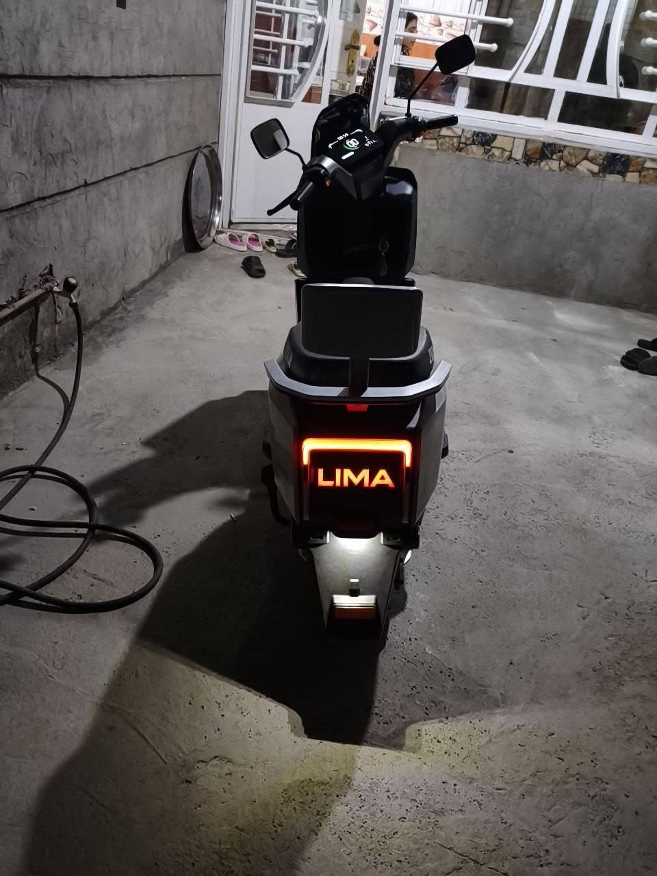 دراجة ليما ام عيون بملف 1500w وبنضام 123 السرع وبسرعة توصل 70km حقيقي وتمشيك مسافة 65كيلو الدراجة كل شغلاتهة حديثة وانطيك ضمان بل قوة وبل ماتنة وصلهة موجود ضمان الشركة موجود الدراجة بيهة شخوط بصيطة للأستفسار واتس ***********
