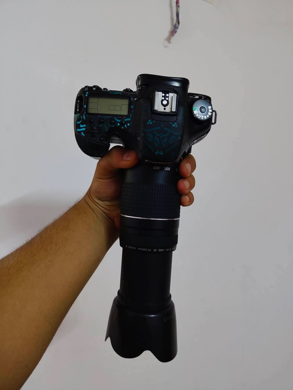#للبيع_كانون7d
للبيع !!!
كانون 7d الكامرا نظيفة مع عدستين ورام وبطارية وجنطة .
العدسة الاولى 18-55
والعدسة الثانية 55-250
الشتر ماعرفه شكد يشهد الله.. اخذتها صار فتره بسيطة .. وسبب البيع (( اشتريت كامرا احدث ))
مكاني الرشاد ... مجاور مدينة الصدر 
السعر تواصل واتساب ((***********)) وبخدمتكم
توصيل ماعندي اعتذر تجي للبيت وتاخذها وتدلل
