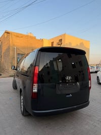 ستاريا 2023 ماشيه 7 الاف رقم ابيض جانت فان حولتها سياحي بيها فقط دعامي...