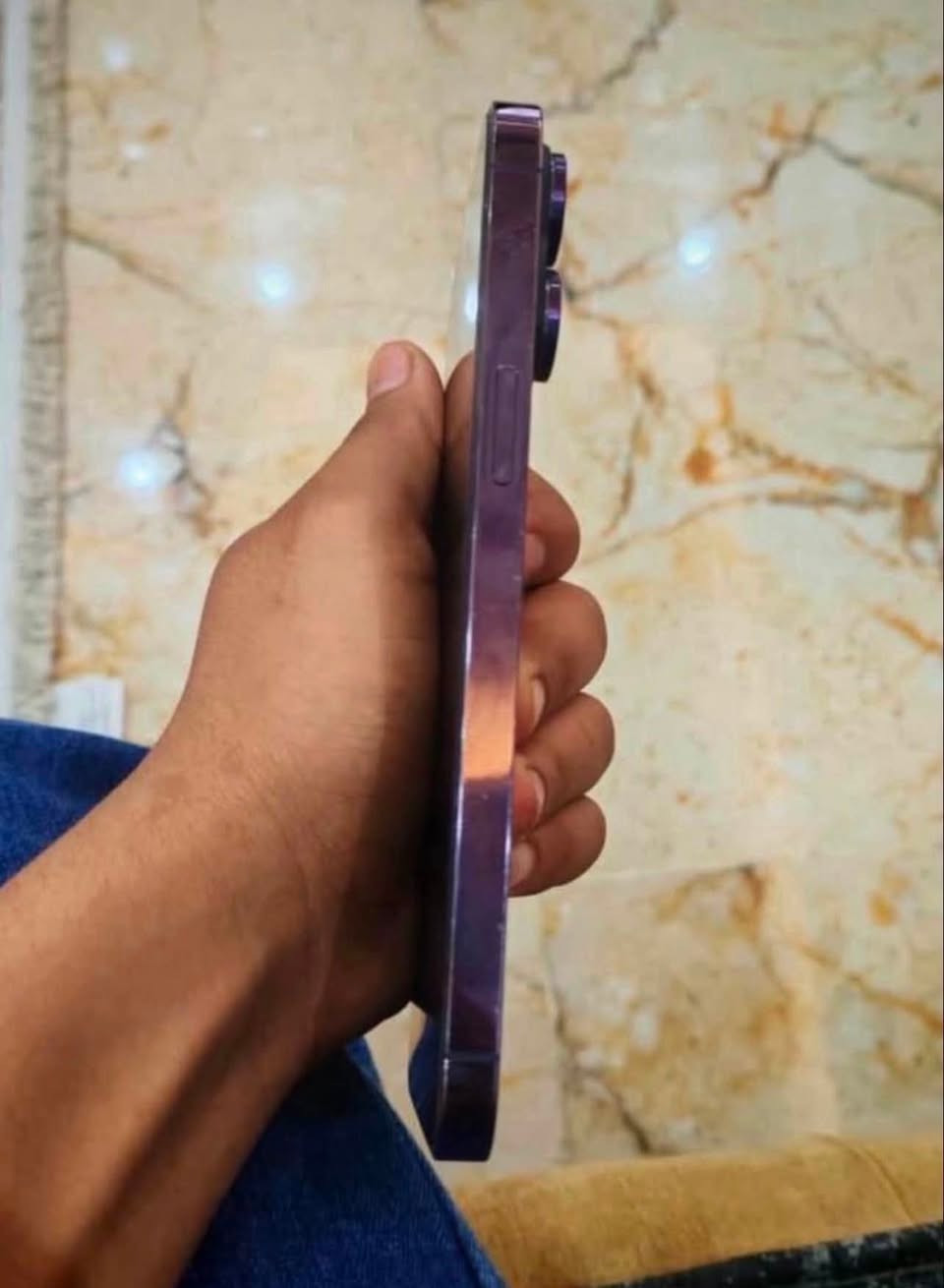 سلام عليكم آيفون 14برو ماكس جهاز مبدل بس شاشه اصليه ذاكره256بطاريه 80كله شغال سعر350قفل مكاني ناصريه رقمي ***********
