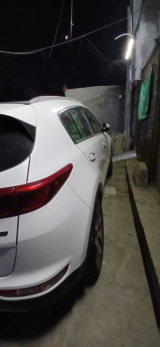السلام عليكم[مكلف بالنشر ]
سبورتج 2019 خليجي 
مواصفات ( جيتي لاين ) فول مواصفات 1/1 

رقم بغداد  تحويل ثاني يوم
 رقم وسنوية  جدد

مكفولة من الصبغ والتبديل 

ماشيه69 الف كيلو

🔰 مواصفات 

بانوراما.
بصمة دخول وتشغيل.
مانع منحدرات.
شاشة وسط
اريل نفكيشن.
اوتو هولد.
كشنات جلد بلادي.
كشنات ثنين كهرباء.
داخل لونين صحراوي واسود.
حساس امامي وخلفي.
خمسه ويل كب .
قطعتين تبريد بيانو
تبريد مناخ منفصل
بجم زينون بلادي 
بك لايت لد 
كامرة خلفيه.
تحكم ستيرن.
شاشه قرائه الاعطال
3 انضمة قيادة 
وبعد بيه هواي مواصفات

السيارة جاهزة من كل النواحي
محرك 2000 دوش المرغوب
كير ومحرك مكفولات 

السعر 200ورقه وبيه مجال

📍 العنوان : بغداد - الشعلة 

☎️ للأستفسار ***********
