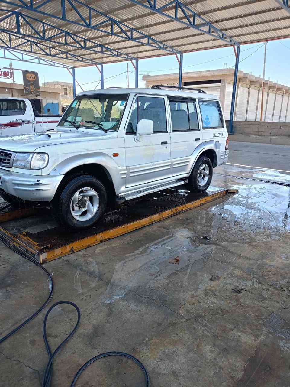 السلام عليكم كالوبر موديل 2001رقم بغداد انكليزي باسمي السياره مال جناي تبريد شغال صدر امامي خلفي كل جديد موبز مكينه مال ستاركس كير اوتوماتيك مالها البلادي كهربائيات كلها شغاله لايت زنون تخم تاير جديد السياره جاهزه ما تذب عليها الف دينار السعر 58وبيها مجال مكان السياره واسط قضاء النعمانيه رقم الهاتف ***********
