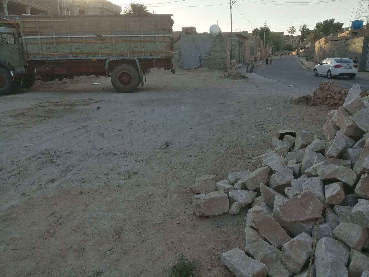 السلام عليكم
مكلف بالنشر
قطعة ارض للبيع
الموقع الحقلانيه وادي البوحيات على الشارع الرئيسي قرب بيت يوسف حرج مقابيل ابو الجام 
المساحه ٤٥٠ متر
للاستفسار الاتصال على الارقام
***********
***********
