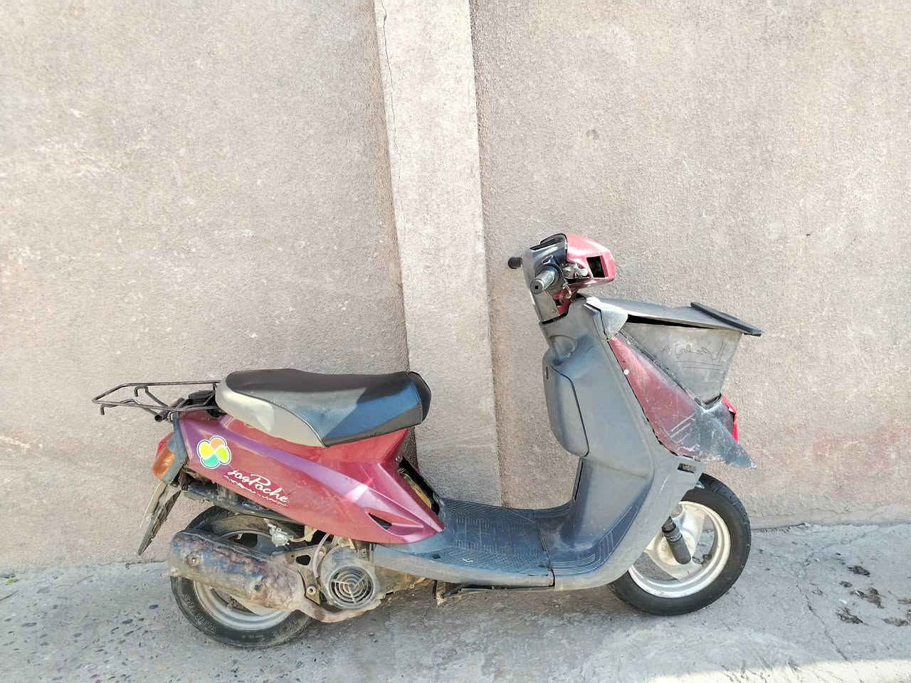 السلام عليكم ماطور بزون للبيع 👌
ماطور ياماها بزون ياباني اصلي🛵

المكينة معمرة جديد شلعة🛣ومعدل نار 🔥

زوج تايرات جدد💥

الكلجات شديتهن جدد✋

السلف شرط شغال بس يعوز باتري🚦 

الكهربائيات ما تشتغل يعوزها ربط ✔️

الشاصي ملحوم راسطة 💥

بلك وفيت بم جديد ✋

الماطور نظيف مال روحة وجية ✨

السعر بلاش بلاش بلاش 100🤩🤩وبي مجال للشراي مو شراي لاتعلق وتكسر بحلال العالم 

العنوان  الموصل الجانب الايسر 

للأستسفار ***********وبي واتساب
