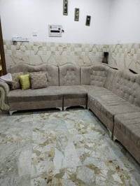 ديوان • ٧م • قابل تفاوض