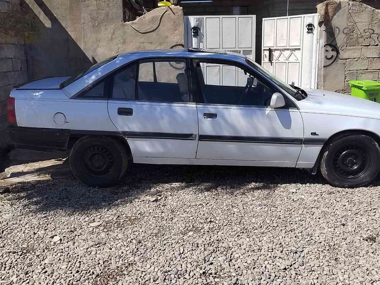 سلام وعليكم عندي هاي سياره للبيع

اوميكا بيضه محرك ٢٠

 سنويه لل ٢٨  دفتر بانزين

تحويل يمت ما تريد مكان دأقـوق

سعر ٢٨ بيهه مجال للطيبين 

رقم الموبايل ***********
