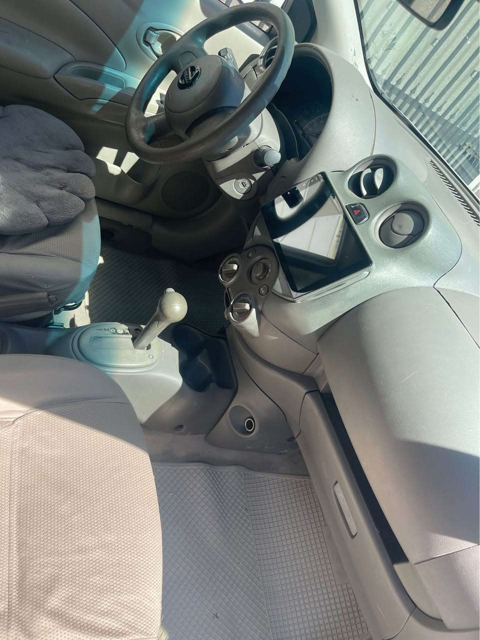 نیسان سەنی لاکشمیبای ٢٠١٤
تەکسیە کرایتە خسوسی غاز و بەنزینە
سەیارەکە سبوغ عامە چاملغەکی برایتەوە

تیبینی: بە پەنەجەمۆر دەفرۆشم سەرم میشینە*********** أربيل, العراق
