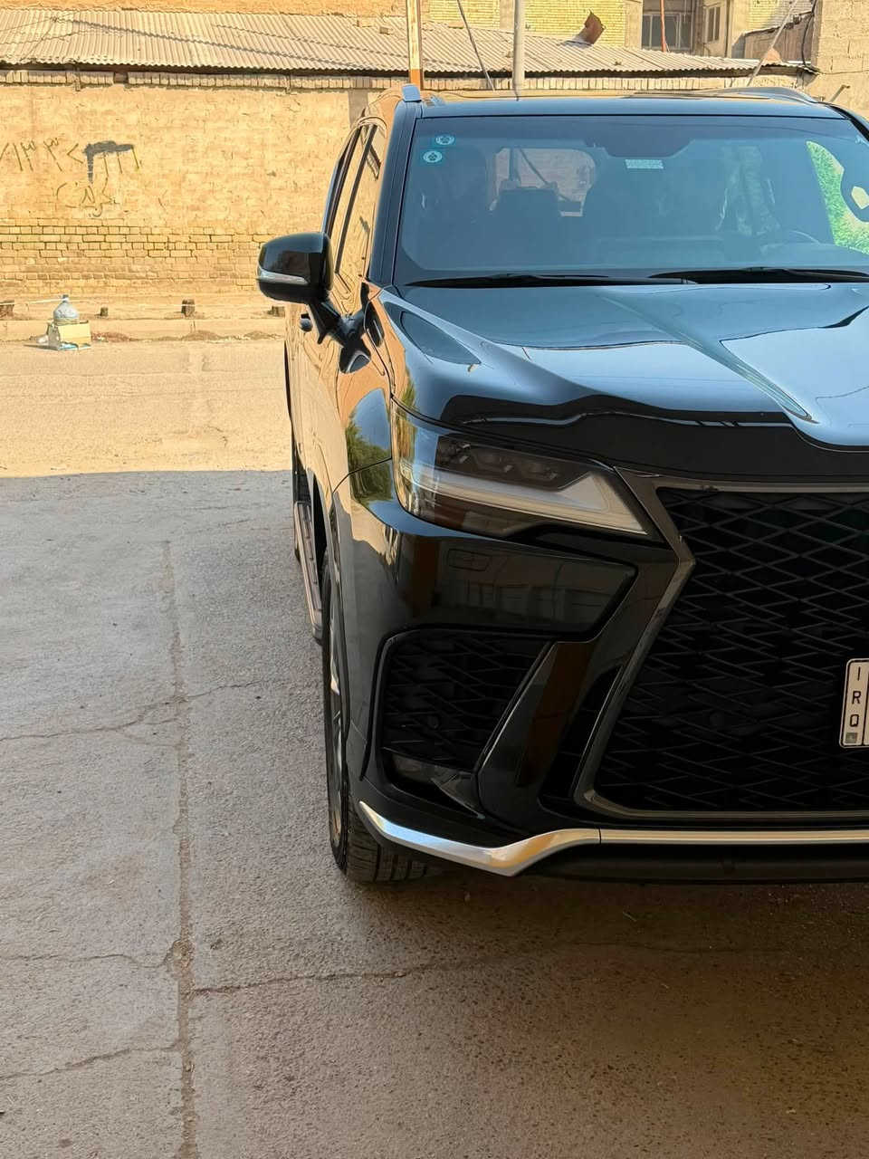 � للبيع | لكزس F Sport موديل 2023 🚘 ساز ام ضمان
*  اللون:أسود
* الممشى: 32,000 كم فقط
* رقم بغداد
* السيارة باسمي، والتحويل يتم ثاني يوم.
* يوجد ضرر سابق بسيط جدًا في الباب الأمامي الأيمن،، والسيارة نظيفة جدًا
* ⁠مكان سياره بزيونه 
* ⁠السياره ساز ام ضمان 
* ⁠*********** الاتصال
