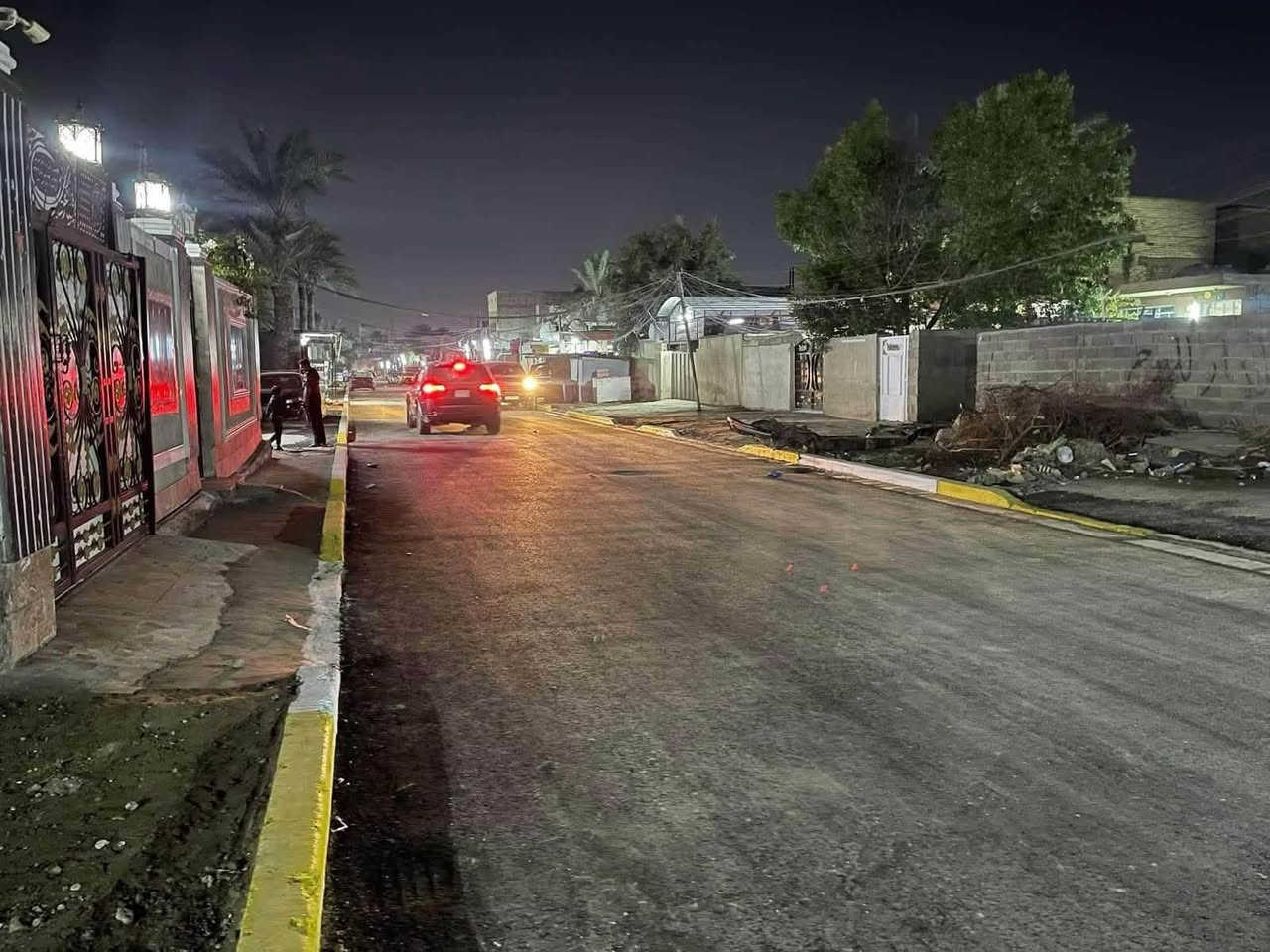 السلام عليكم 
قطعة ارض للبيع المساحه 430 متر الواجه 12.5 النزال 34.5 وبيها رفت جديد مساحته 200 متر جنس الارض ( فقط مكاتبه ) 
الموقع حي اور قبل صعدت السده 
منطقه كلش هادئه ومرتبه تجي وتشوف بعينك 
السعر 110
للاستفسار التواصل على الخاص او على الرقم التالي 
***********
