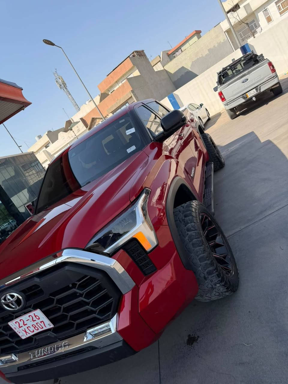 * 🚙 Toyota Tundra SR5 2024
* 🛻 Crew Cab
* 🔧 3.4L V6 Twin-Turbo
* ⚡ 389 حصان
* ⚙️ أوتوماتيك
* 🛞 4×2 دفع خلفي
* ⛽ بنزين
* 👥 5 ركاب
* 🔑 مفتاح موجود
* 🔴 أحمر
* 📏 37,986 ميل = حوالي 61,133 كم
* 💡 DRL + تبديل أوتوماتيكي للضوء العالي
* 📱 نظام تشغيل بدون مفتاح
* 🛡️ ESC + Traction Control
* 🛡️ Airbags أمامية + جانبية + ستائرية
* 🚗 نظام دعم الفرملة الديناميكي.
* سيارة بدون صبغ
* بدون رقم 
* ايرباك سيستم 
* السعر 325$ ورقة
* ا واتساب
☎️***********☎️***********

