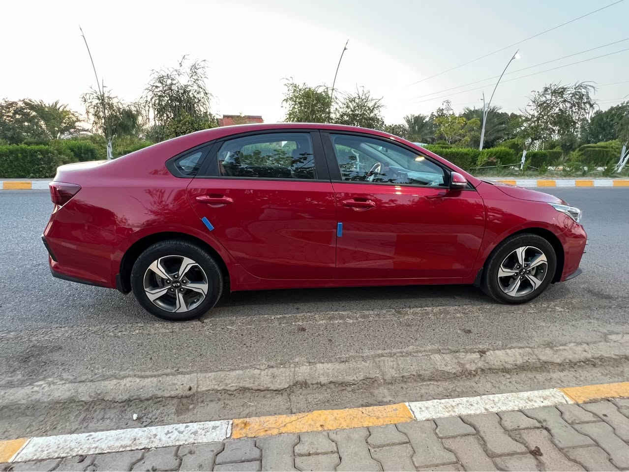 🚘 للبيع كيا سيراتو موديل 2021 مكفوله كفالة عامه من الصبغ والبارد والحالوب كير محرك تبريد صدر تخم تاير بشرط سيارة جاهزة 

💰 السعر: [132] وبيها مجال 
📍 المكان: [صلاح الدين تكريت]
📞 للاتصال: (***********) تكريت, صلاح الدين
