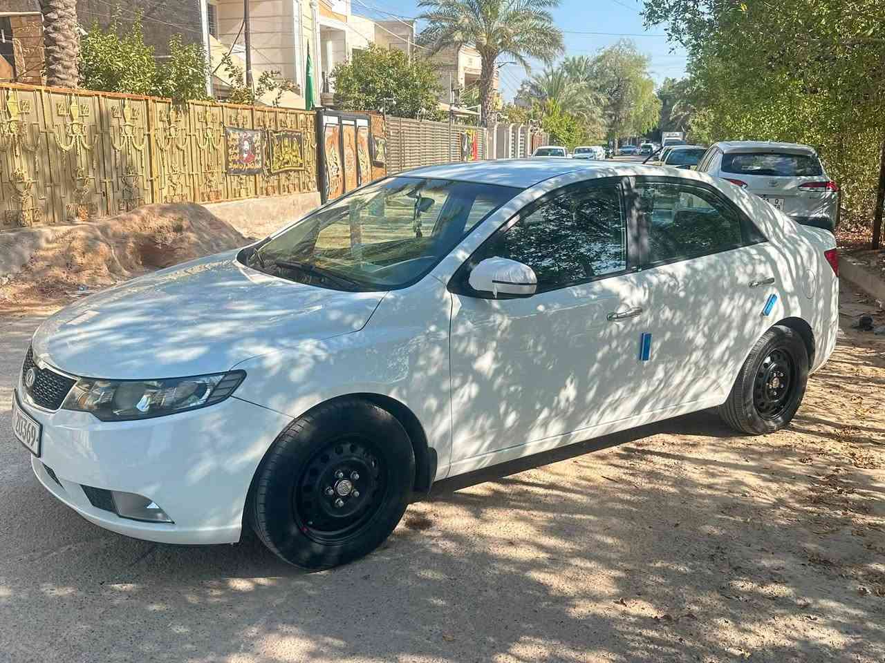 كيا سيراتو موديل ١٣ خليجي
محرك ٢٠٠٠ دوش 
صبغ فقط هلال جاملغ خلفي  خلف السائق 
الباقي  كفاله عامه
السايره جاهزه بدون اي نقص سعرها ٩٩
مكاني  غزاليه 
***********
