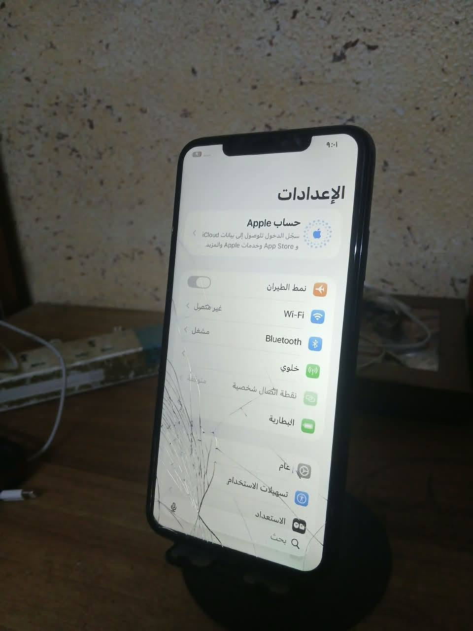 يالله 🤍
‼️ اخوان التفاصيل وسعر خاص او واتساب مفتوح 24 ساعه ‼️
ايفون 11 برو ماكس  📱( مفتوح تخطي ) 
ذاكره 256 💾
بطاريه 82🔋
‼️الضرر : كسور بالكلاس فقط ‼️
السعر مناسب ✨
مكاني محموديه مجمع القادسيه 
***********

نص مكتوب في الصور:
- حول الاسم iPhone إصدار iOS 26.6.1 اسم الطراز iPhone 11 Pro Max رقم الطراز MWGN2LL/A الرقم التسلسلي FK1D135CN70L سجل تاريخ القطع والخدمة الشبكة الأغاني الفيديوهات الصور السعة متوفرة
- ٩:٠١
- الإعدادات
- حساب Apple
- سجّل الدخول للوصول إلى بيانات iCloud، وApp Store وخدمات Apple والمزيد.
- نمط الطيران
- Wi-Fi
- غير متصل
- Bluetooth
- مشغل
- خلوي
- متصل
- نقطة اتصال شخصية
- البطارية
- عام
- تسهيلات الاستخدام
- الاستعداد
- بحث
