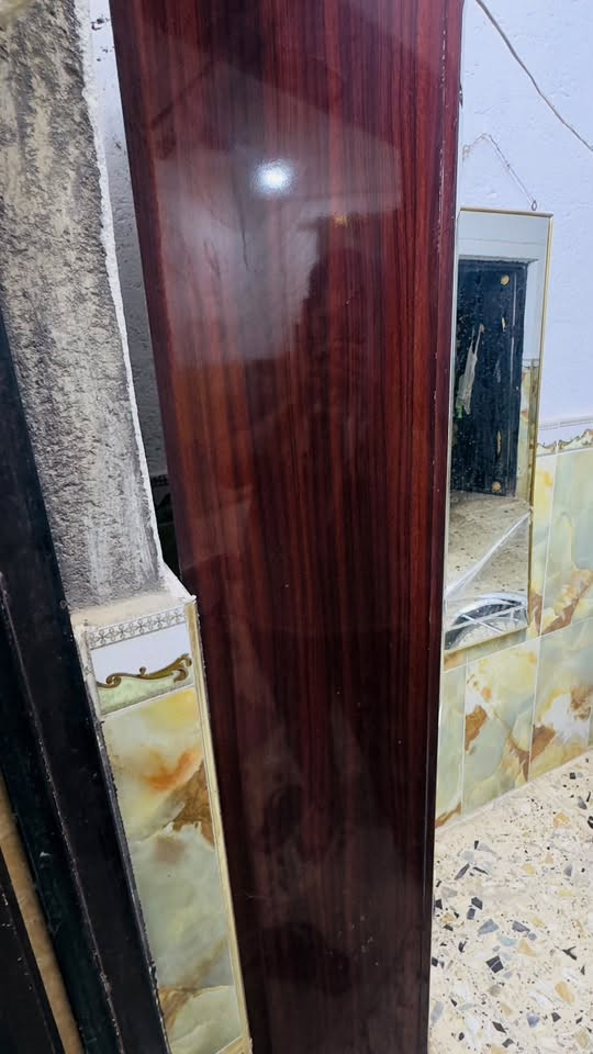 السلام عليكم متوفر ميز معرض ماليزي عدد2السعر 60 الشراي يراسلني واتساب ***********
