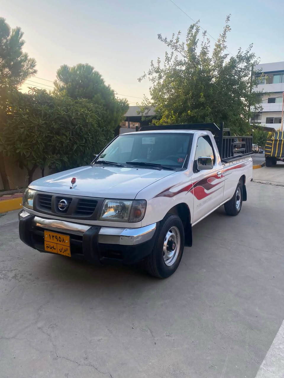 نیسان بیکاب
مۆدیل ٢٠٠٢ 
***********
تەبردیدی ئیشدەکات
باوەر نیە
دەعمی نیە ٣بۆ ٤ بەلەی بۆیاخ 
تایەی تازە
بئ تەقەو رەقە
گیرومەکینە و ئەکسلی بەشەرت
سەیارەکە مالی کەسابەتە زۆر بئ مەسرەفە
سەنەوی بەسەر جوە
تەحویل وبراوە خرامە بەشەرت
(75)گەلاو کەمیک مەعامەلە موشتەریت تیل بکە جوابی جات وکۆمینیت نادەمەوە لەگەل ریزدا
*********** السليمانية, العراق
