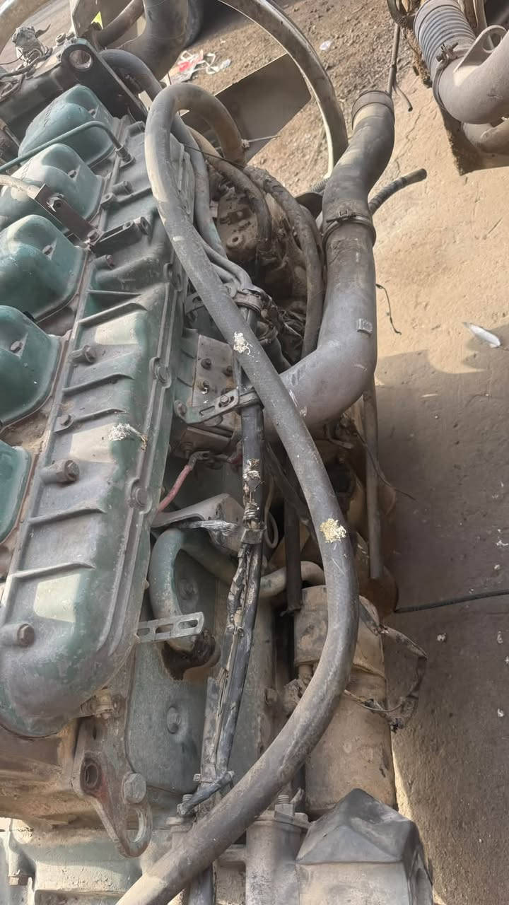 محركات فالفو إف12 • حجم ١٢٢ • حجم ١٢١