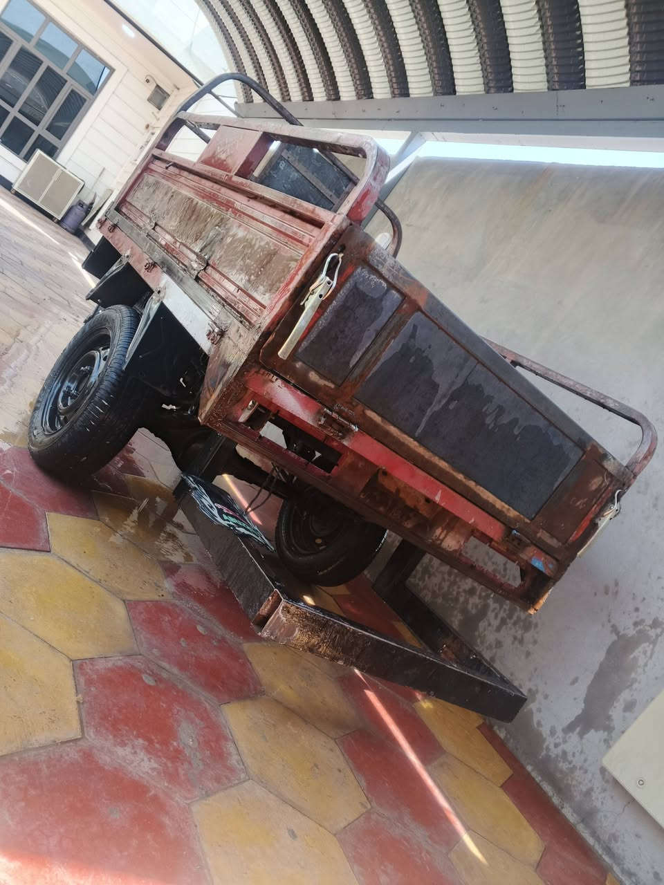 السلام عليكم ستوته للبيع تعمير جديد مكينه 2025كهربايات كله جديد تخم تايرات جديد اكسل ولوكير جديد  مابيه نقص برغي اوراق اصوليه وبسمي مكان كربلاء شارع ابو مهدي حولي 100السعر 1200وبيه مجال انتصل وبيك خير ودلل ***********
