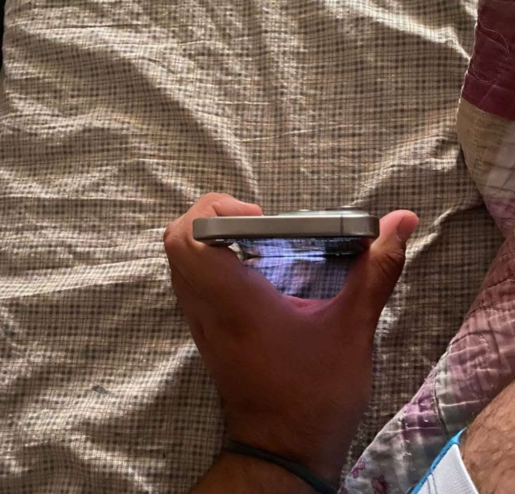 ايفون 15 برو ماكس نظيف كلش مابدل اي شي بطاريته 87
سعره مليون و 50 و بي مجال
العنون بغداد العطيفية
الاتصال:***********
