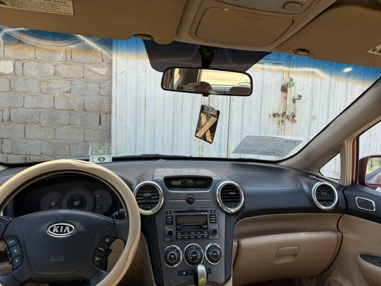 سلام عليكم كيا روندو موديل 7 خمسه راكب للبيع او مراوس حسب القناعه @مكان السياره كربلاء الحسينيه عطيشي ***********
