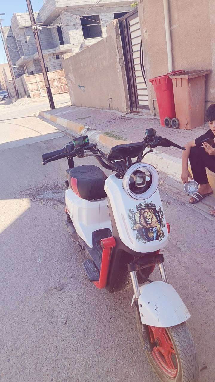 السلام عليكم
دراجه شحن 918
دراجه نضيفه ما عليك بل صوره
بطاريات 32 أمبير 
كهربائيات كله شغال
3 سرعه
سويجين وكارت 
375 مجال قليل 
كركوك قضاء الحويجة
***********
