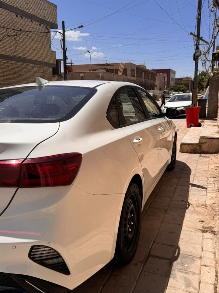 السلام عليكم
كيا سيراتو 2024 السيارة مكفول من الرصعة والصبع 
موصفاتها 
مكينة 2000 دوش وقطعتين تبيريد 
ماشية 14 الف السيارة جاهزة مِن كل النواحي 
السعر 150 وبيه مجال 
الرقم *********** هذا الرقم الثاني *********** 
العنوان بغداد مدينة الصدر قطاع 79
