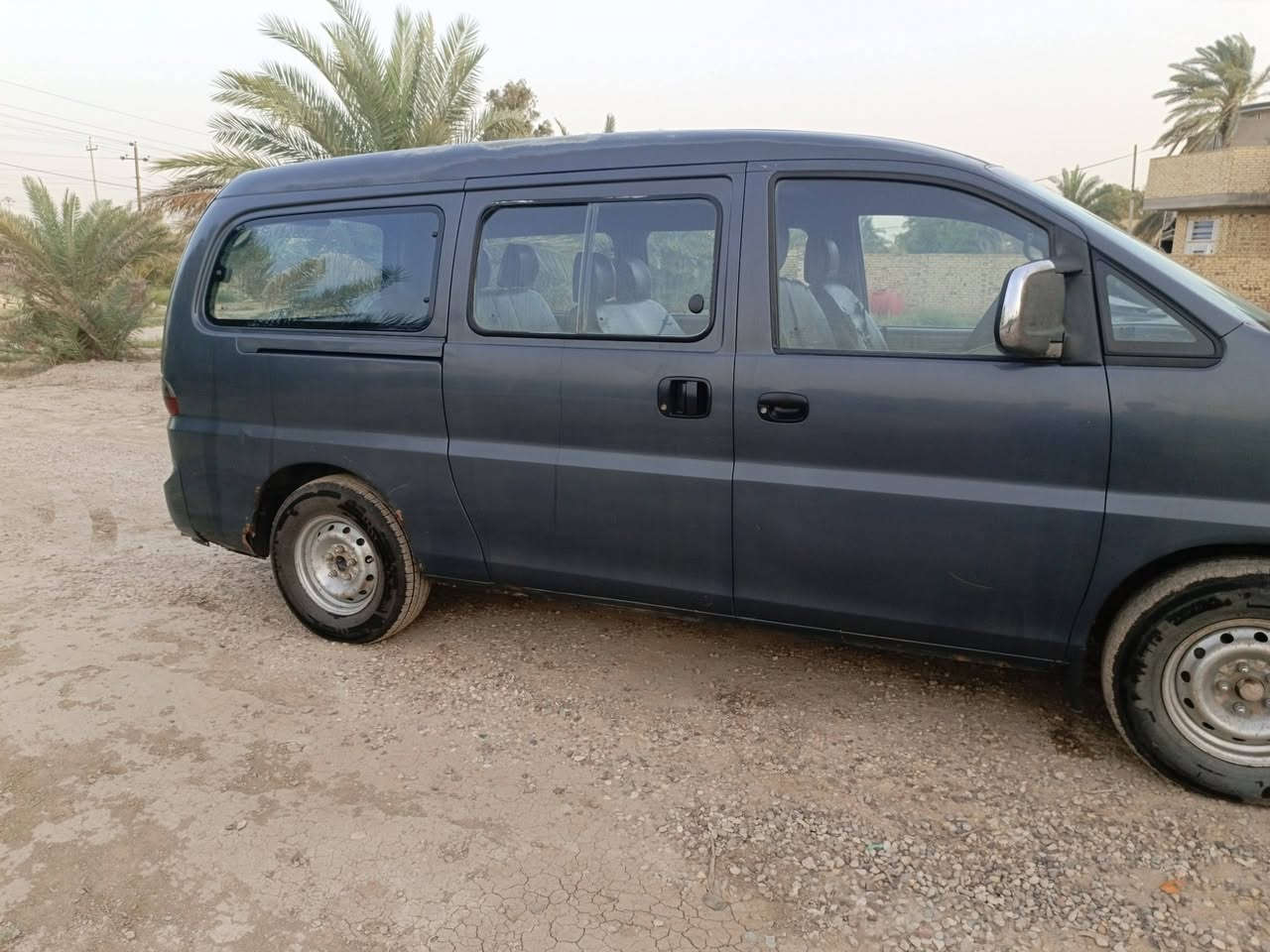 للبيع ستاركس ٢٠٠٥ خليجي بلاد غطره صبق مابيها بسمي مامشتقله خط محرك عادي بدون سوبر السعر ٨٥ العنوان الديوانية المركز *********** بيع اومراوس
