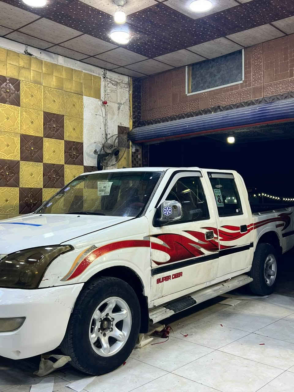 سيارة • ماكو تفاصيل