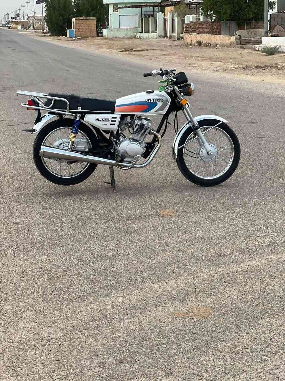 سكنر • ٢٤ • اوراق