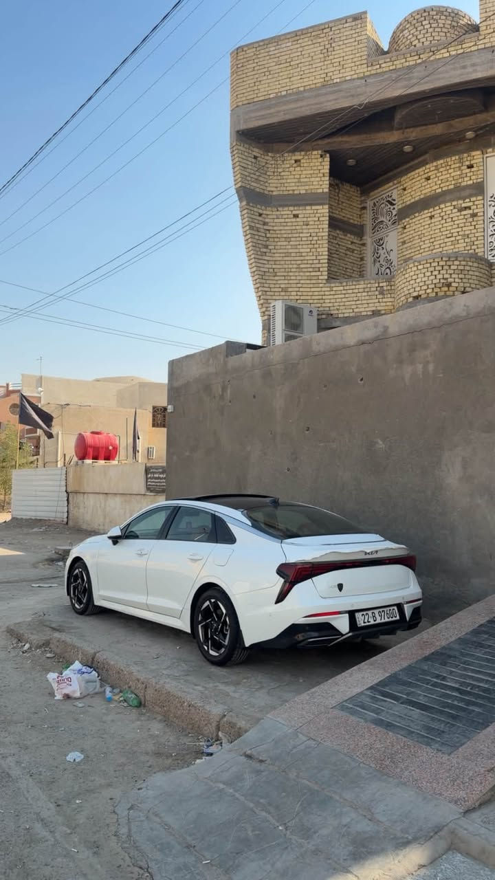 K5 خليجي 2024 vip 5 كامرات بانوراما خرن كشنات رادار توقف ذاتي تدفئه وتبريد كشنات وهواي بيها مواصفات مكينه 2500 ماشيه 57  رقم اربيل باسم شركه وكاله او تحويل  مكفوله من الصبغ بيها بارد واحد جاملغ امام وهاي الطخات على حطتهم مكانها البصره دور النفط للاستفسار ***********
