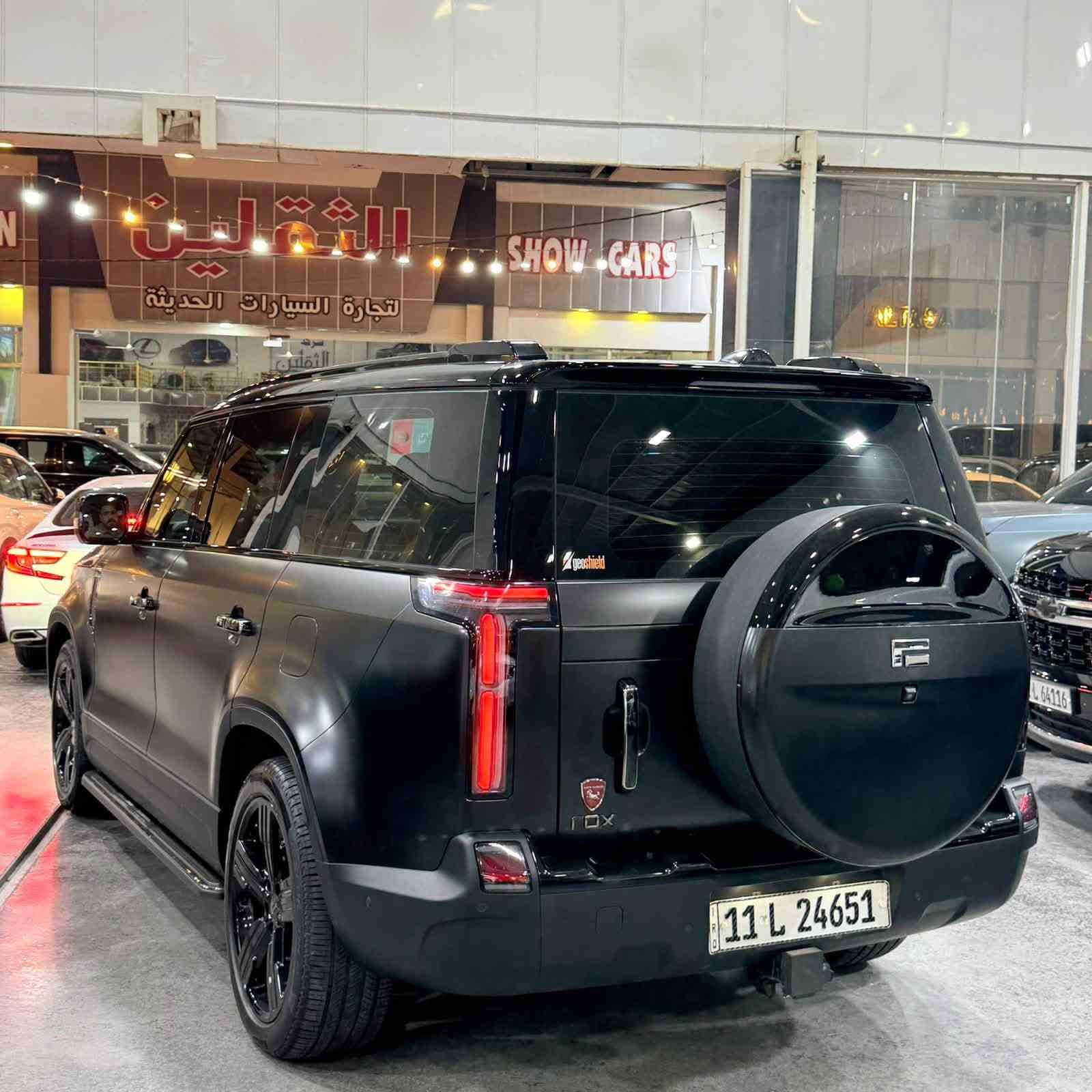 ROX 01 - السلام عليكم

المواصفات 
الموديل : 2025
الممشى : 3 آلاف كم فقط
اللون : اسود مطفي PPF مات حماية كاملة للسيارة
الضمان : ضمان شركة ليث العبيدي
الرقم : بغداد الدولي الجديد 11L
السيارة مغلفة PPF مات درجة اولى
مواصفات الفول الفول :
4 كراسي كابتن VIP كلها مساج وتبريد وتدفئة
نظام دفع رباعي AWD
محرك هجين 476 حصان - تسارع 0-100 بـ 5.5 ثانية
تعليق هوائي يصعد وينزل (Air Suspension)
شاشات 3 + شاشة تحكم بالستيرن
نظام قيادة ذاتية + رادار + تحديد مسار
بانوراما + كهرباء فول للكراسي
كاميرات 360 درجة 
ويل 22 اسود - دسكات برمبو
داخلية لون برتقالي 
للاستفسار 
مكان السياره بغداد البياع
***********
