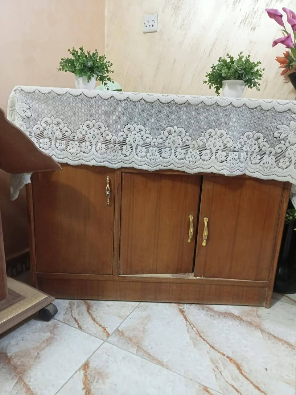 للبيع غرفة نوم صاج نظيفة مع دوشك
بس تحتاج صبغ 
رقمي ***********
مكاني بغداد الزعفرانية
سعر 400
