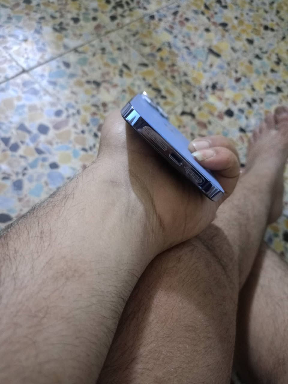 ١٣ برو ماكس للبيع
الجهاز نضيف وجديد زلغ مابي
بطاريه ٨٣ برغي ممفتوح بي 
السعر ٧٤٠ بي مجال قليل 
مكان بغداد بياع.   ***********
