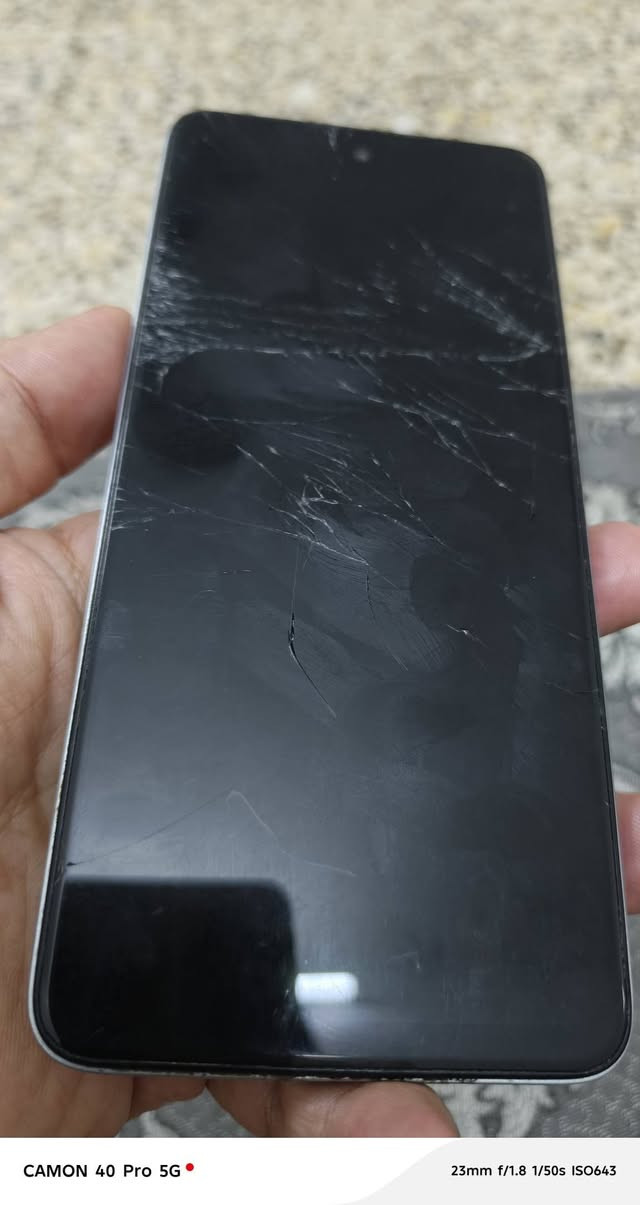 تكنوو للبيع جهاز نضيف مابي عيب فقط شاشه بس ممأثر ع لمس كامل شغال كوكل برامج كلها شغاله اي عيب مابي فقط شاشة واكع عليها 
سعره,,,, 100
